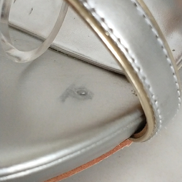 Badgley Mischka Fierce Ankle Strap Silver/Gold Heeled Sandals - 8.5 - Picture 10 of 16